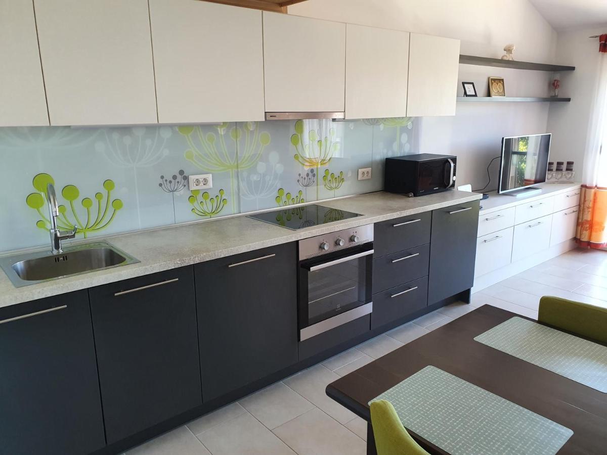 Apartman 21 Umag Buitenkant foto
