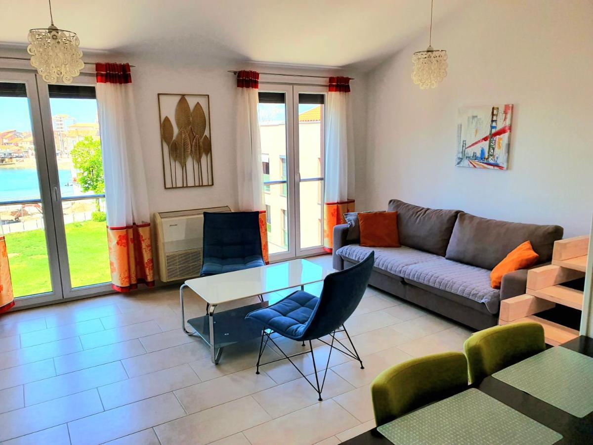 Apartman 21 Umag Buitenkant foto